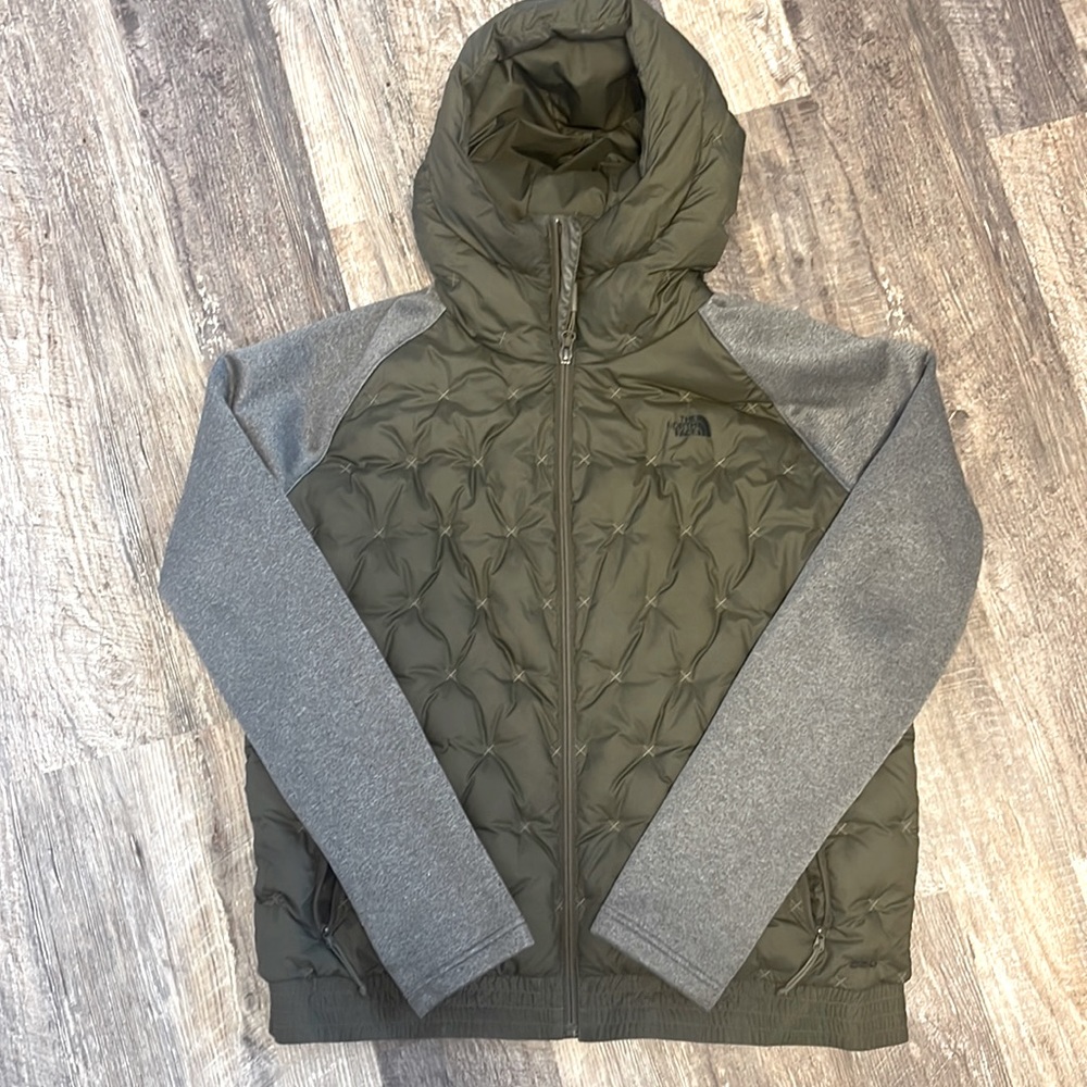 WOMANS XL North Face Army Green Winter Jacket